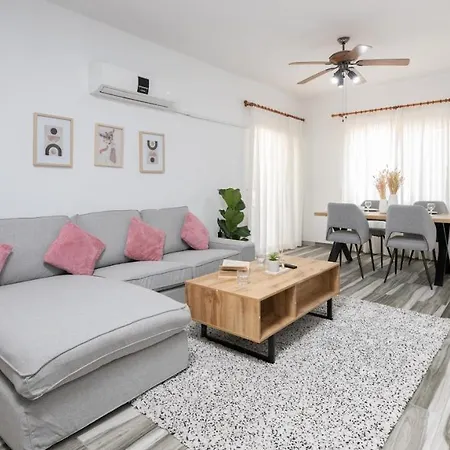Beautiful In Harbour Paphos, & Close To